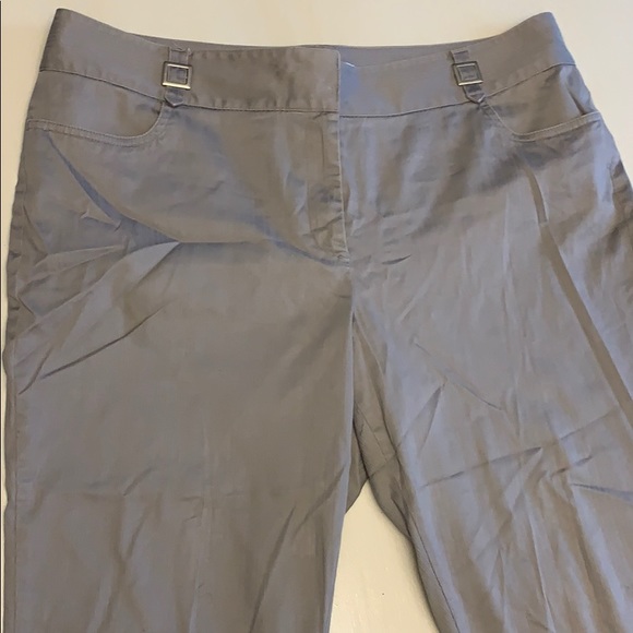 Women’s size 16 capris - Picture 2 of 3